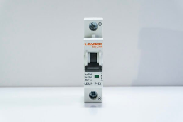 Breaker 1P 250VDC 16A, 20A, 32A, 40A, 50A, 63A LEADER
